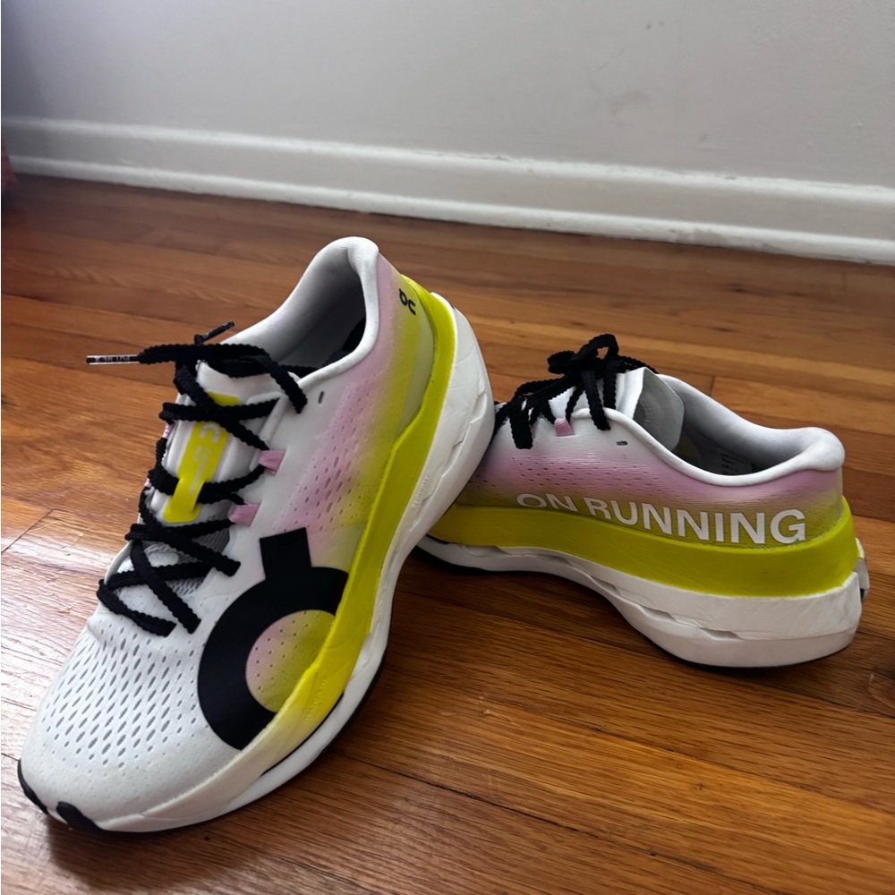 On Cloudboom Max Running shoes